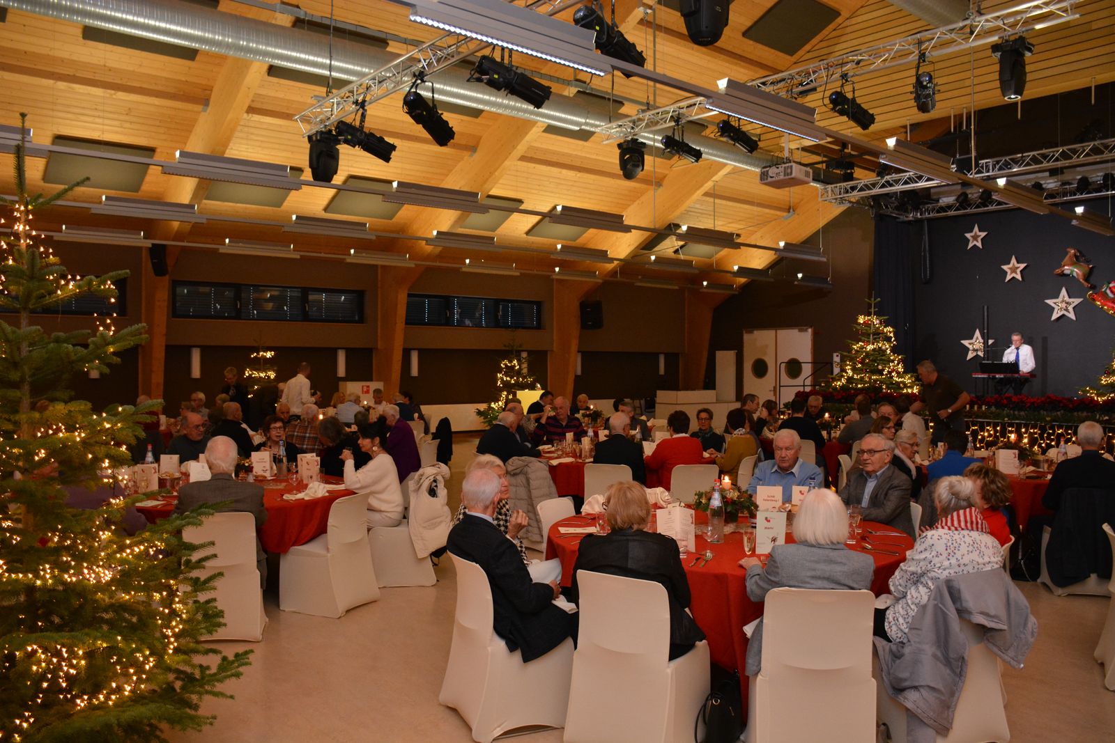Fête de Noël pour personnes du 3e âge